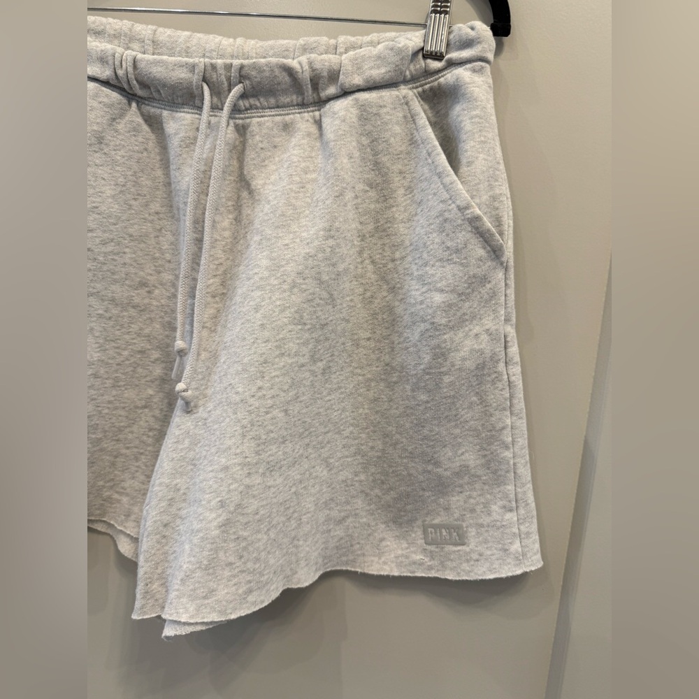 Gray PINK Sweat Shorts EUC Size Large - Picture 5 of 7